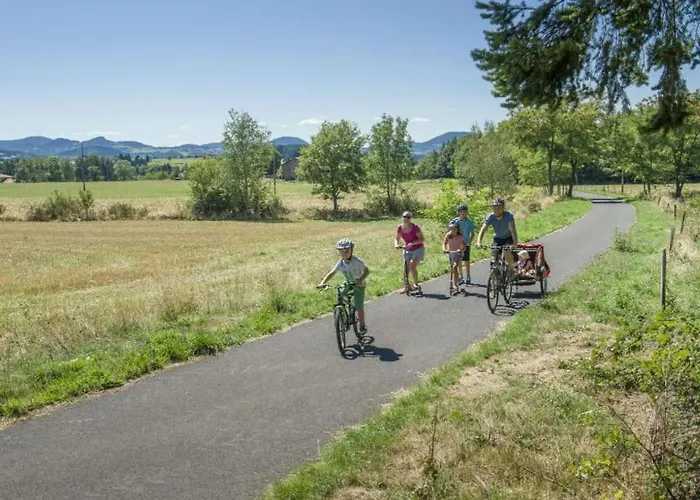 Holiday home Maison Au Calme Dans La Verdure