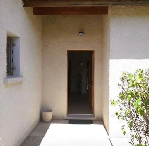 Maison Au Calme Dans La Verdure