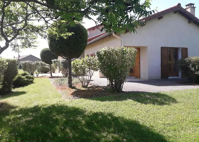 Maison Au Calme Dans La Verdure Holiday home *